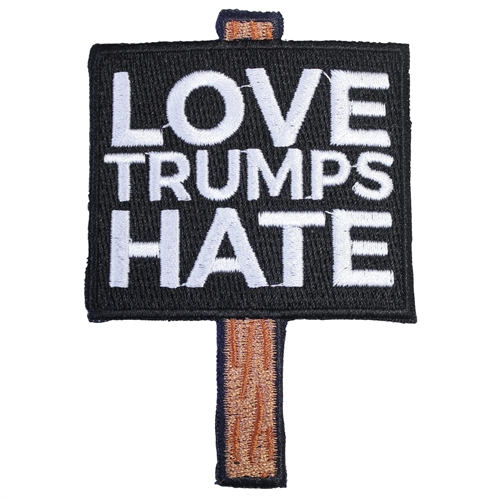 Love Trumps Hate - Aufn�her